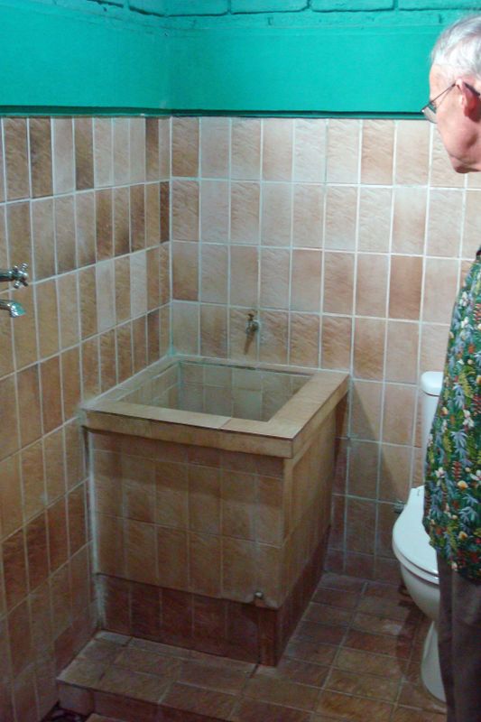 057 How do I fit and what about the drain...jpg