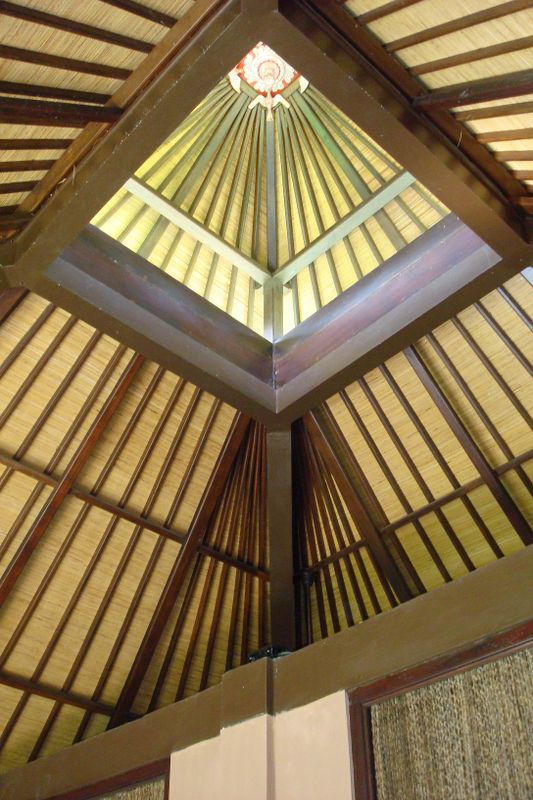 085 Sue's Bedroom Ceiling.jpg