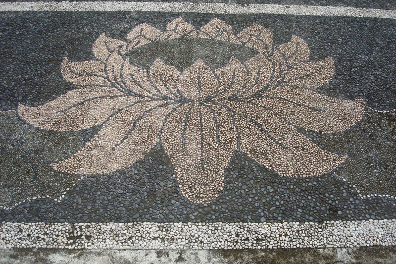 121 Pebble Designs in Sidewalks.jpg