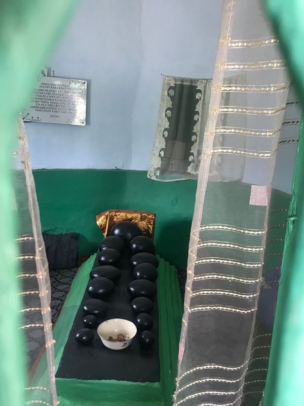 077 Bowls in Funeral Chamber.jpg