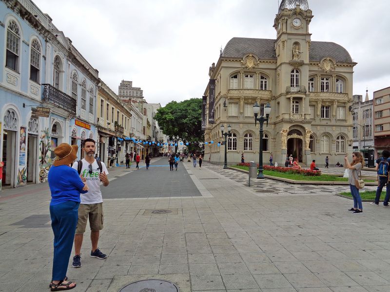 010 Tour Guide Jan Ricitti on Private Tour.jpg