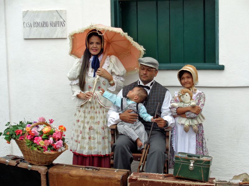 020 Family Photos With Immigrant Roots.jpg