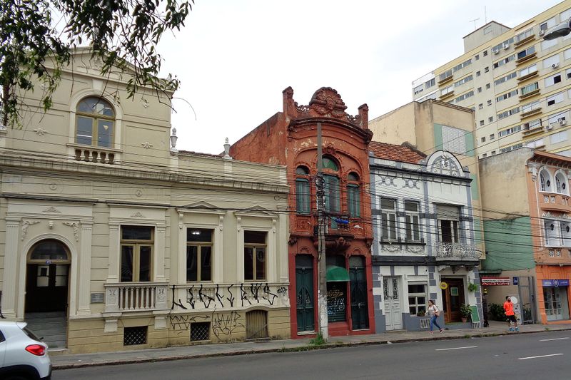 098 Walking to Downtown Porto Alegre.jpg