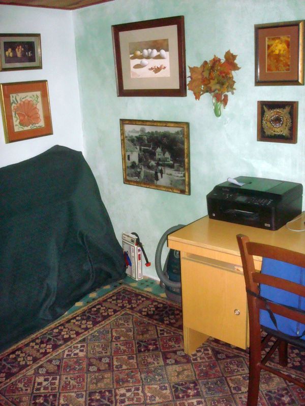 011 Small Bedroom.jpg
