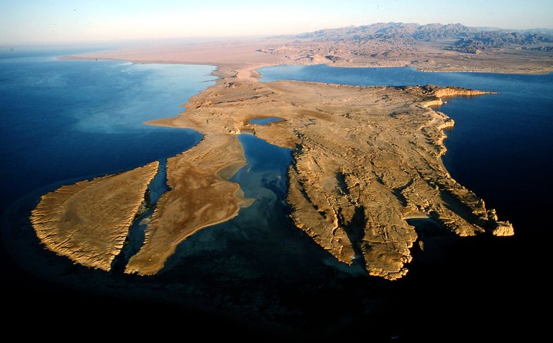 Ras Mohammed aerial by David Doubilet, Natinoal Geographic Sept 1975
