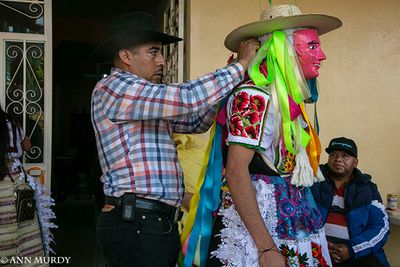 Adding the hair ribbons to Maringuia