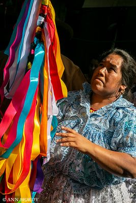 Preparing the ribbons for the Negrito