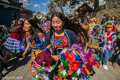 Girls on the run in Nurio