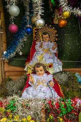 Two Niño Jesuses