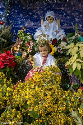 Niño Jesus with crown