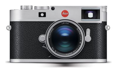 Leica_M11_silver_front_with_lens_CMYK.jpg