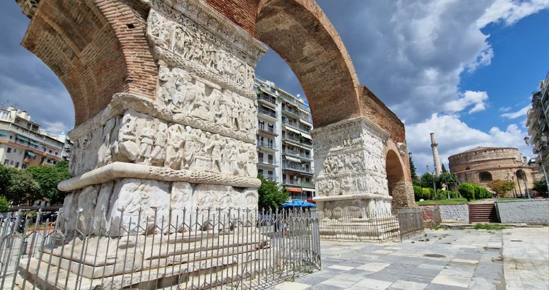 Thessalonique - Rotonde Agios Georgios et arc de Galère - Copie