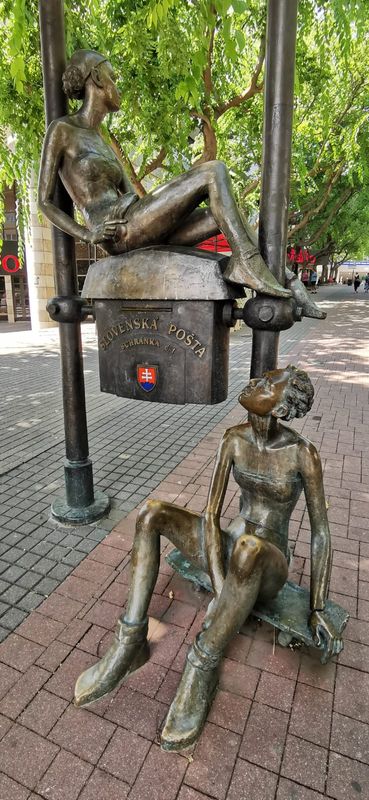 Bratislava - Old town - Bronzes pétrifiés