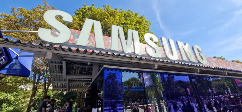 JO - Samsung Experience Pop up - Square Marigny