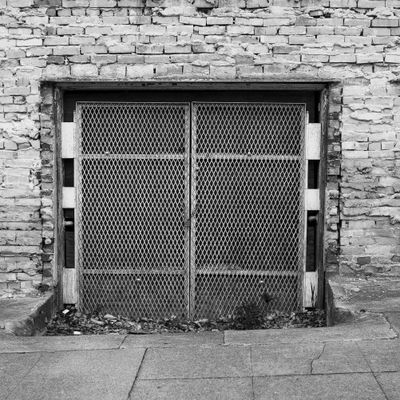 Gate
