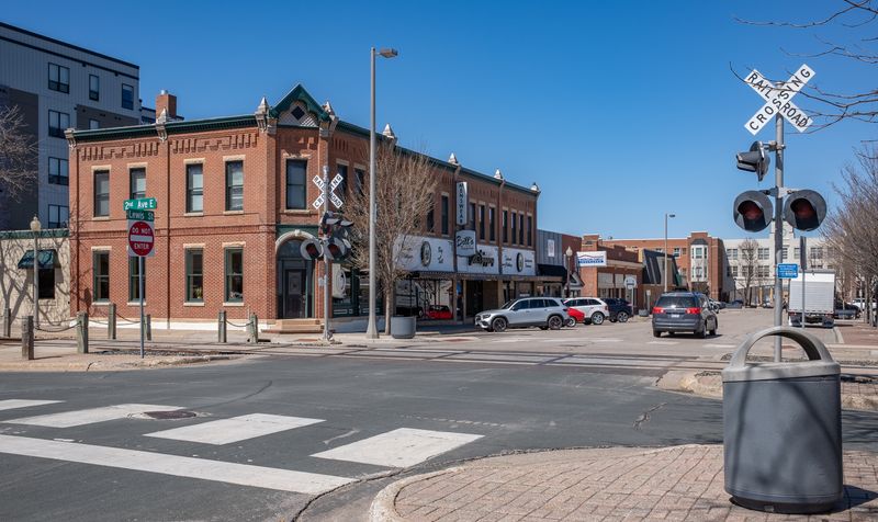 2nd & Lewis