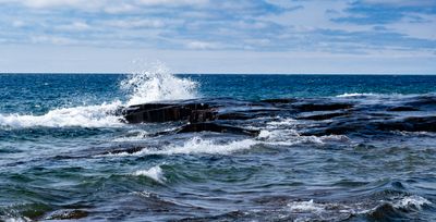 Splashing Waves, Grand Marais