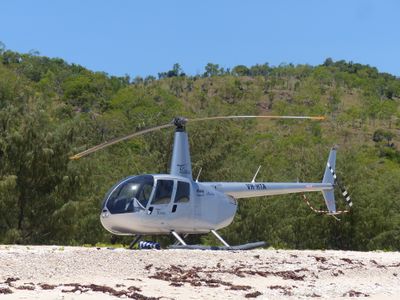 Townsville Helicopters. Lunch stop on Havannah Island