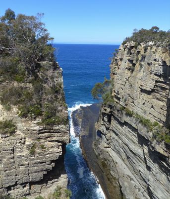 Devils Kitchen, Tasman Peninsula, Tasmania