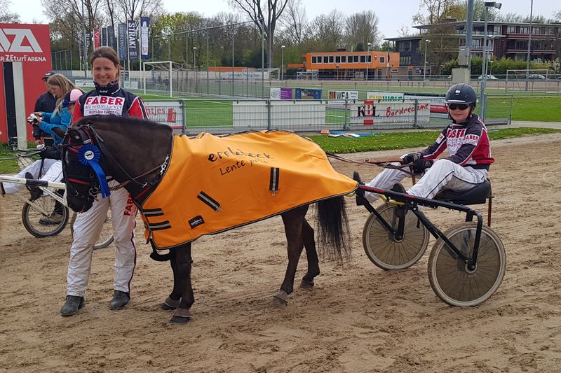 Minikoers 2. Frederique Hagoort met Jack 2.jpg