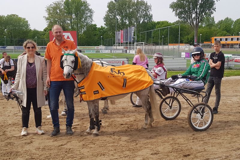 Minikoers 2. Noellyn Dassen met Snowy2.jpg