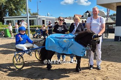 Minikoers 1. Sandy Bot met Emira2.jpg