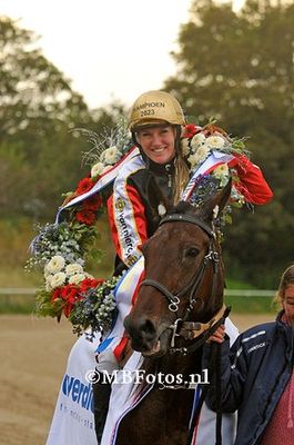 Koers 8. Mercedes Star7.jpg