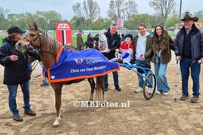 Minikoers 1. Micky Maas met Eevee2.jpg