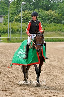 Koers 1. Mercedes Star3.jpg