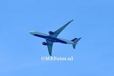 _MBF8805.jpg