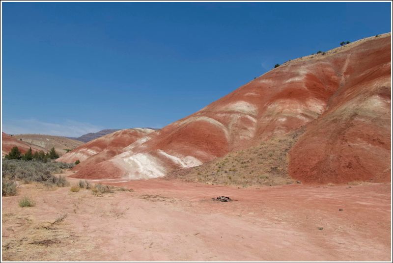 2024-Aug-798-PaintedHills.jpg