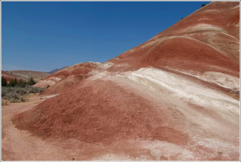 2024-Aug-840-PaintedHills.jpg