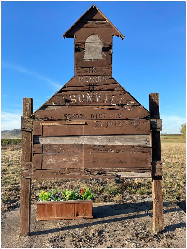 Masonville School memorial is falling apart (2024-09-30)