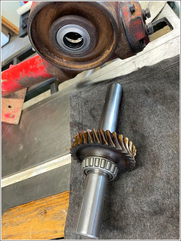 New seals installed; Tine shaft assembled