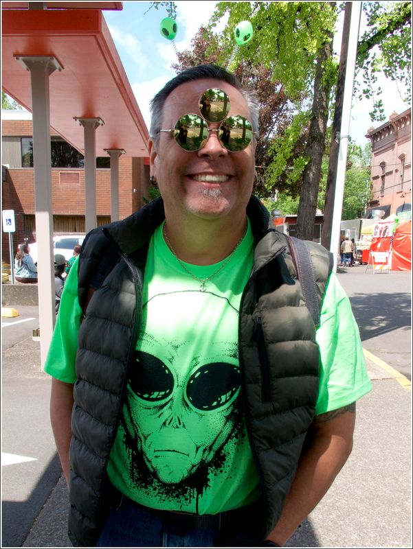 Aliens invade McMinnville!