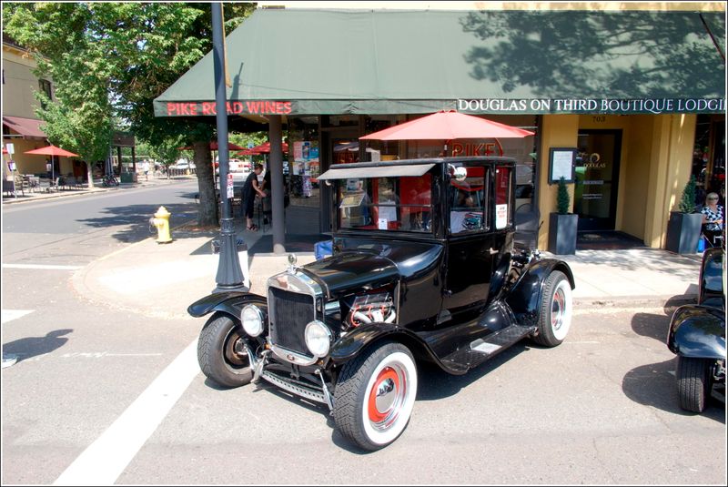 Cruising McMinnville Car Show - 2025