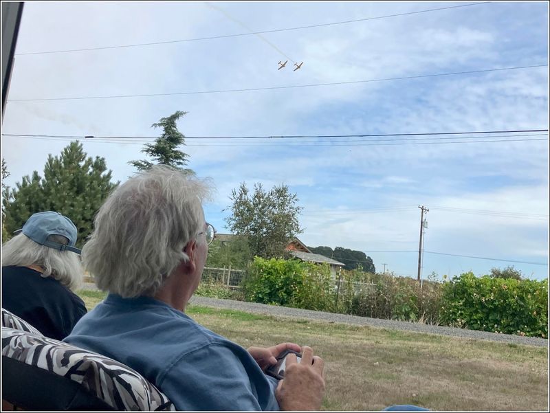 Watching the Oregon International Airshow  (2025-09-27)