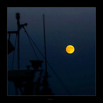 Wells Quay with Hunters Moon ....jpg