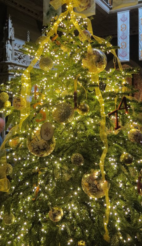 15-ChristmasTree.jpg