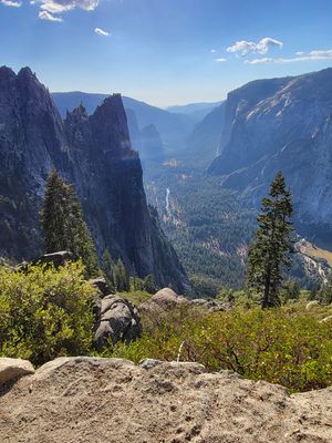 View west from Four Mile Trail, Cathedral Spire (L), El Capitan (R)