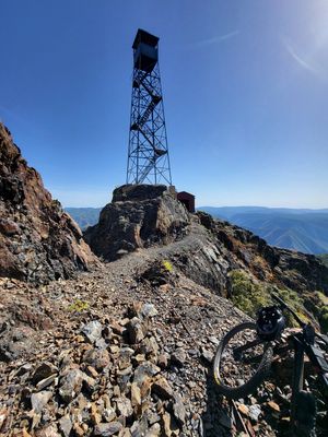 Trumbull Peak Lookout