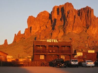 Miner's Camp Apache Jnctn