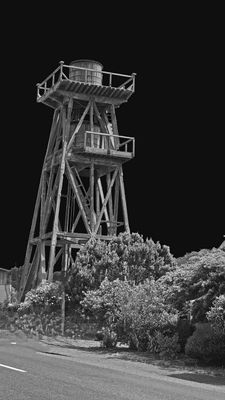 Mendocino water tower.jpg
