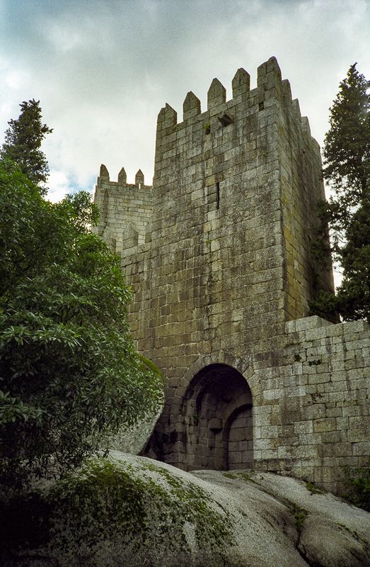 guimares 013castle.jpg