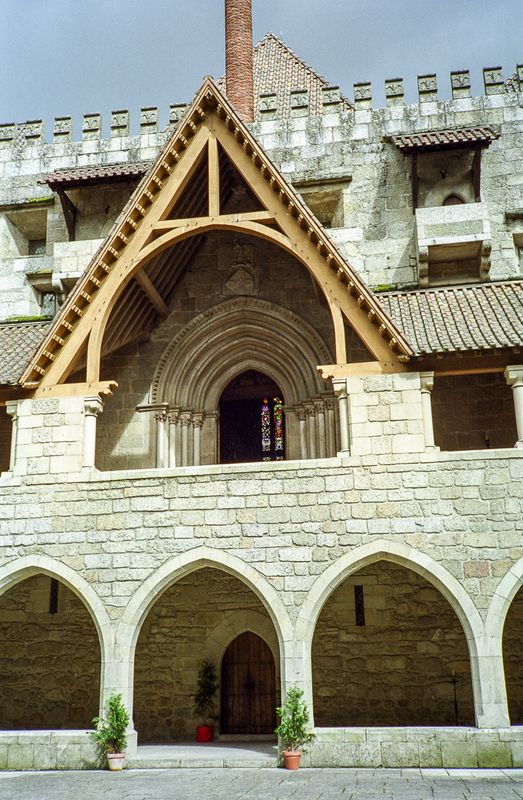 guimares003castle.jpg