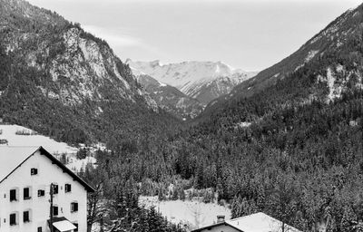 Rhaetian Railway 11.jpg