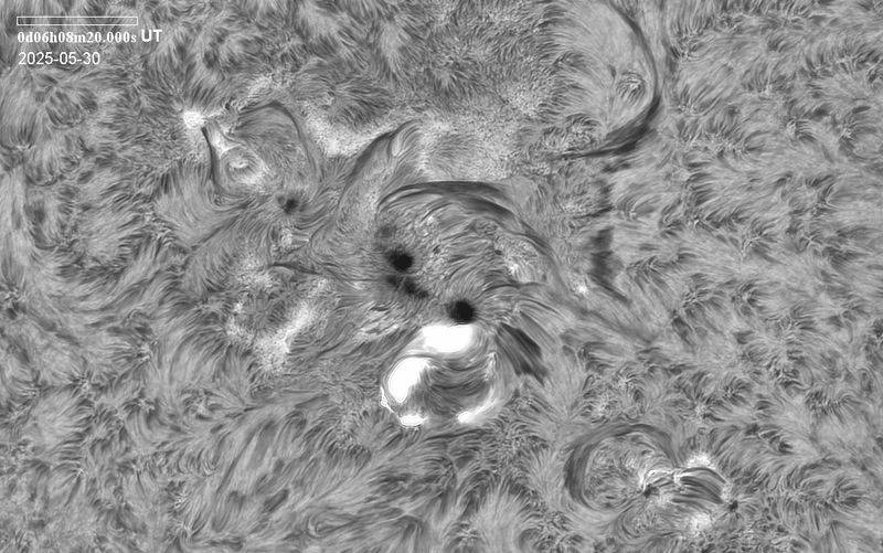 AR4100_flare_30mei2025.gif