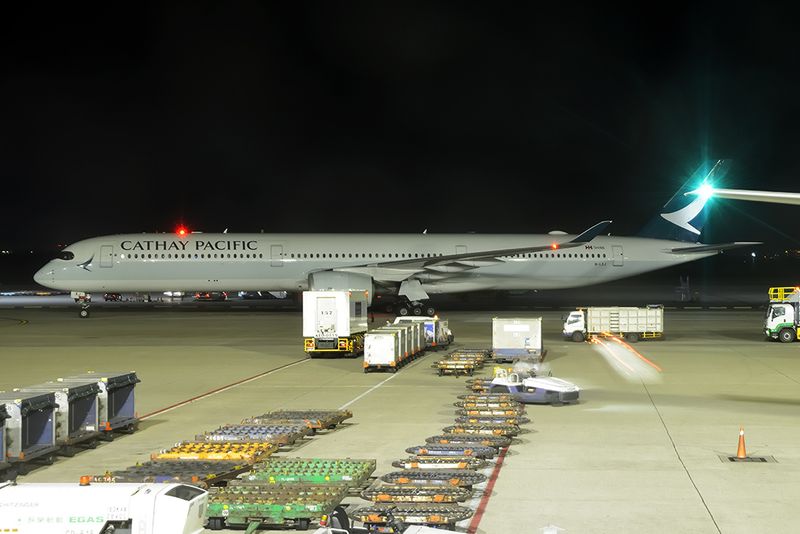 Cathay Pacific Airways Airbus 350-1041 (CX 473)