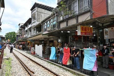 Souvenir Shops and Sky Lantern Shops