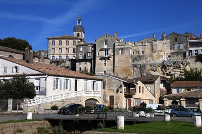 Bourg